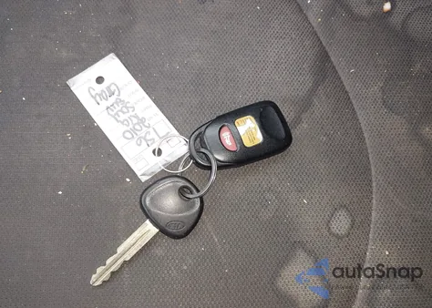 2010 Kia Soul z USA, uszkodzony, nr VIN KNDJT2A27A7161445